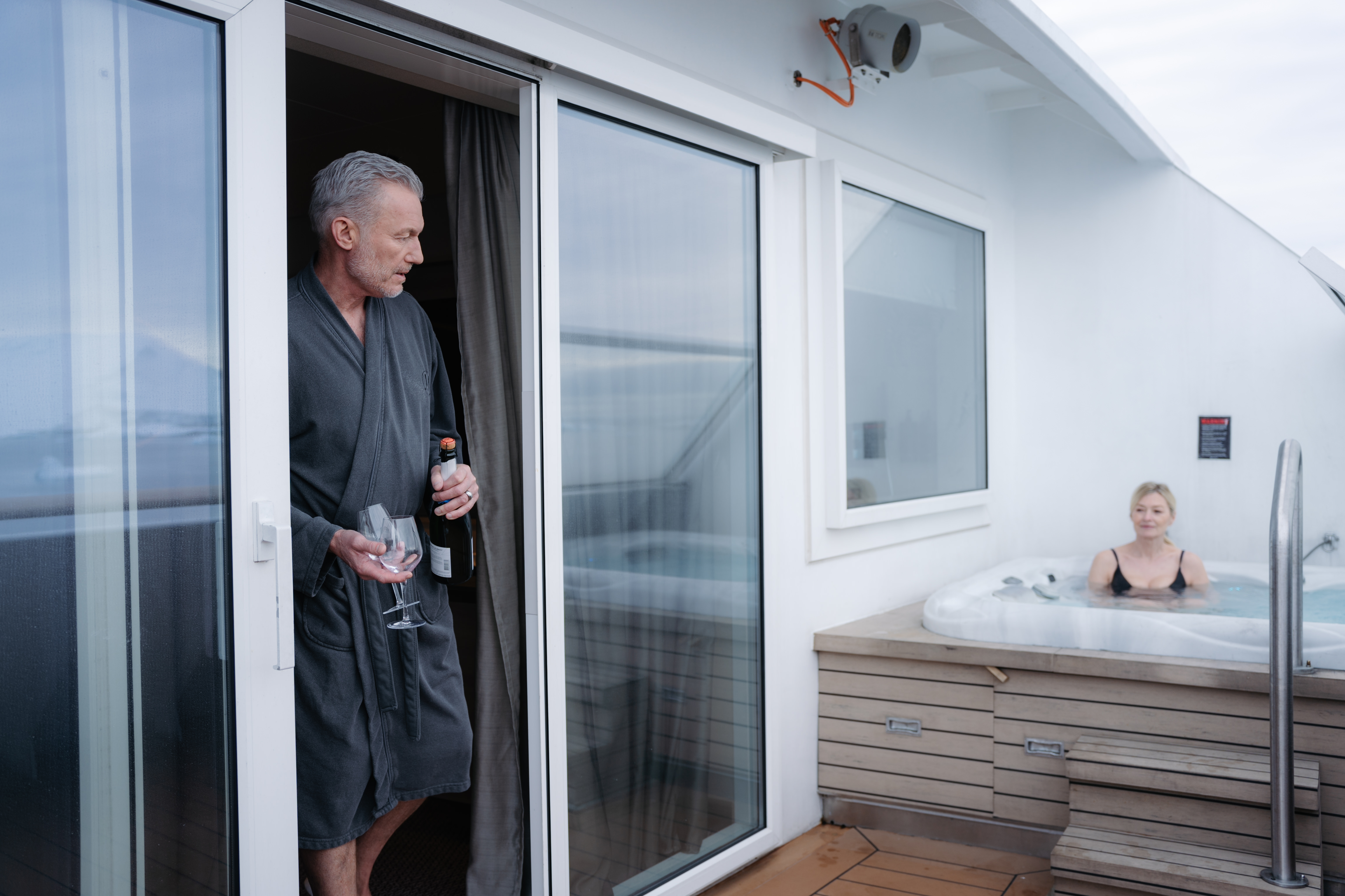 Expedition Suite | Corner suite with balcony
